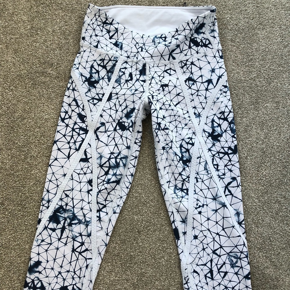 Cropped lululemon pants in size 4